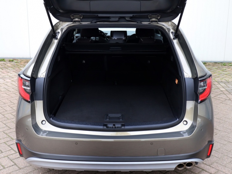 Toyota Corolla Touring Sports 2.0 Hybrid Trek | JBL | Full Led | Stoel/Stuurwiel verwarming