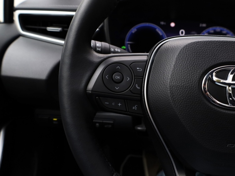 Toyota Corolla Touring Sports Hybrid 200 Executive | Panoramadak | JBL-Audio | Head-Up