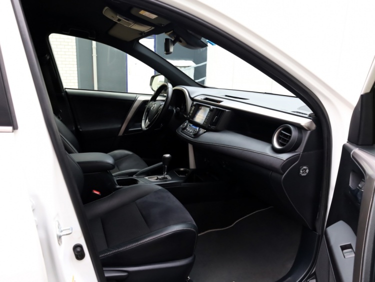 Toyota RAV4 2.5 Hybrid AWD Style | Leder/Alcantara | El. Achterklep