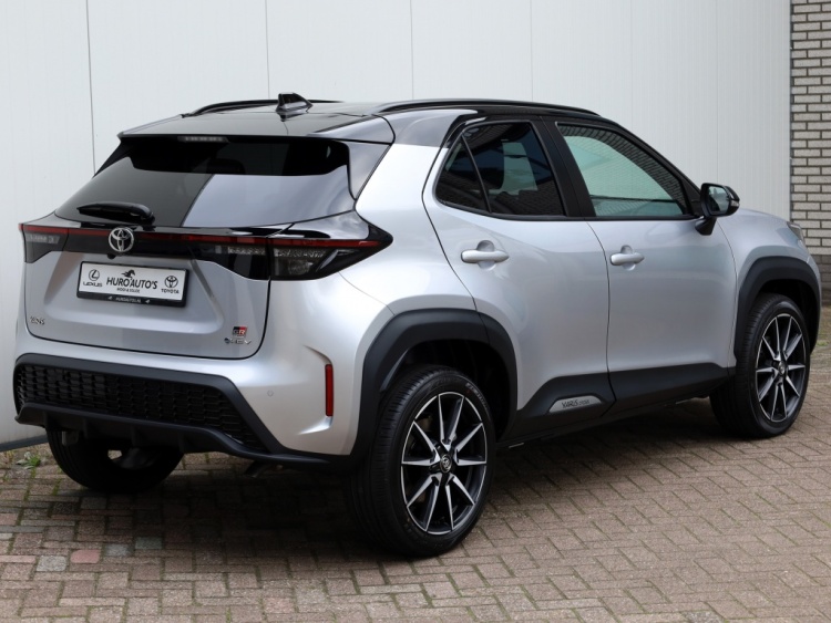 Toyota Yaris Cross 1.5 Hyb 130 GR Sport | Nieuw | Bi-Tone | El. Achterklep