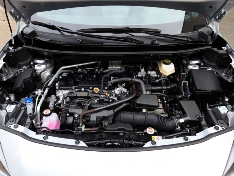 Toyota Yaris Cross 1.5 Hyb 130 GR Sport | Nieuw | Bi-Tone | El. Achterklep