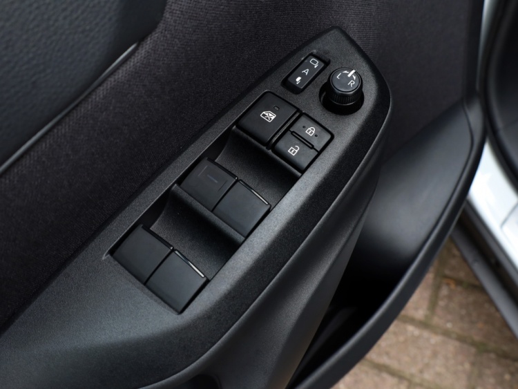 Toyota Yaris Cross 1.5 Hyb 130 GR Sport | Nieuw | Half Leder/Alcantara | Dodehoek