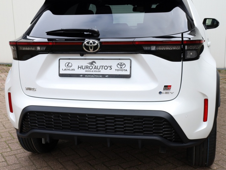 Toyota Yaris Cross 1.5 Hyb 130 GR Sport | Nieuw | Half Leder/Alcantara | Dodehoek