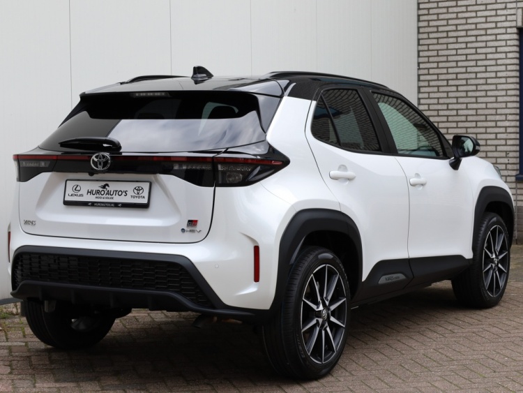 Toyota Yaris Cross 1.5 Hyb 130 GR Sport | Nieuw | Half Leder/Alcantara | Dodehoek