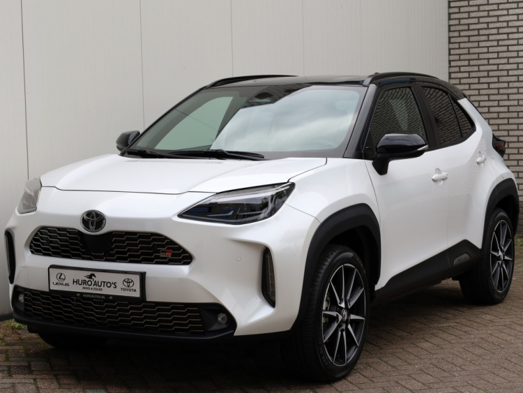 Toyota Yaris Cross 1.5 Hyb 130 GR Sport | Nieuw | Half Leder/Alcantara | Dodehoek