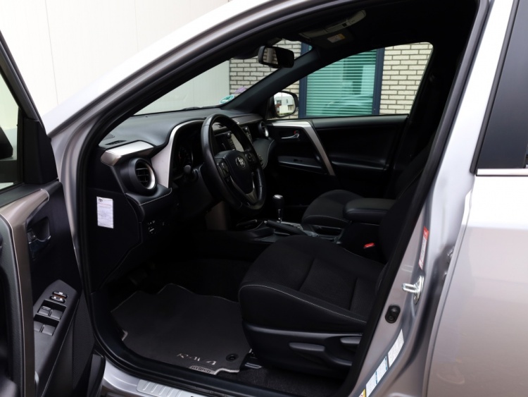 Toyota RAV4 2.5 Hybrid AWD Black Editon | El. Achterklep | LED | Trekhaak