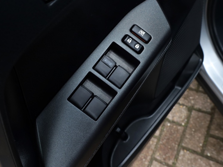 Toyota RAV4 2.5 Hybrid AWD Black Editon | El. Achterklep | LED | Trekhaak