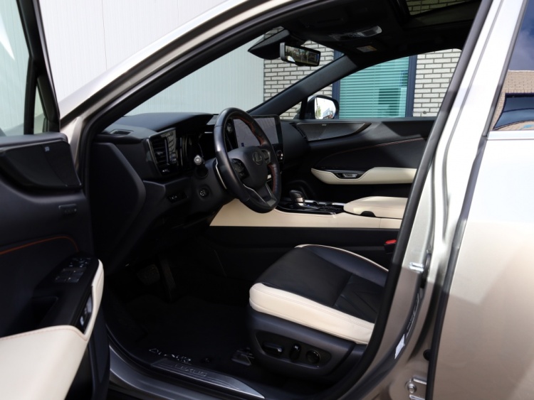 Lexus NX 350h AWD Executive Line | President | Mark Levinson | Panoramada