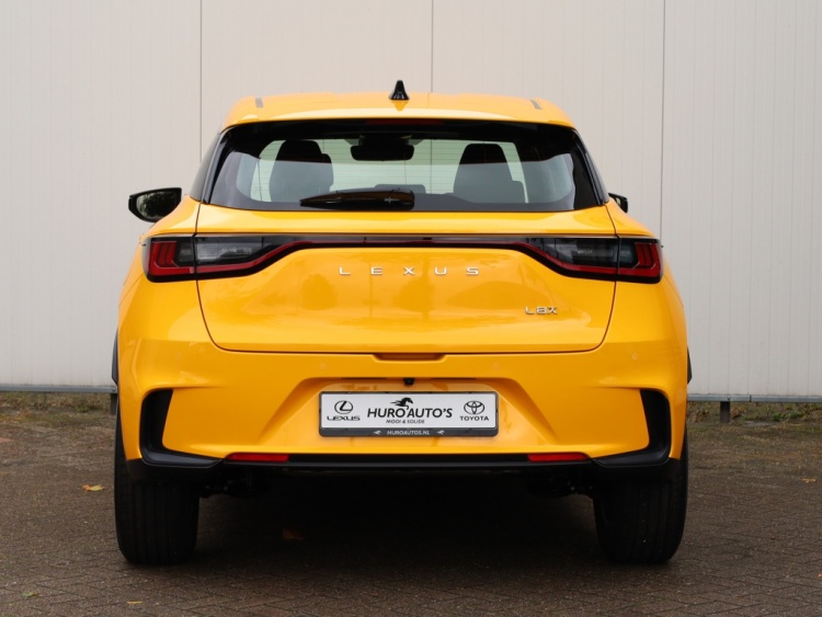 Lexus LBX 2WD Comfort & Safety | Nieuw | Stoelverwarming | Parkeersensoren