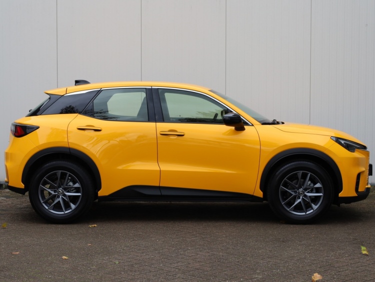 Lexus LBX 2WD Comfort & Safety | Nieuw | Stoelverwarming | Parkeersensoren