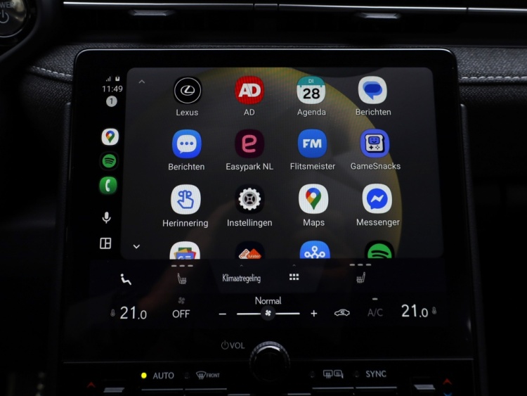 Lexus LBX 2WD Comfort & Safety | Nieuw | Stoelverwarming | Parkeersensoren