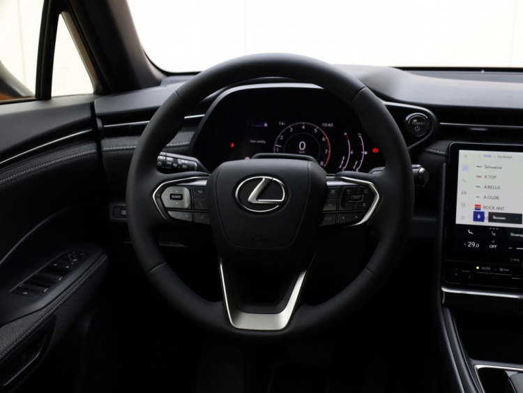 Lexus LBX 2WD Comfort & Safety | Nieuw | Stoelverwarming | Parkeersensoren