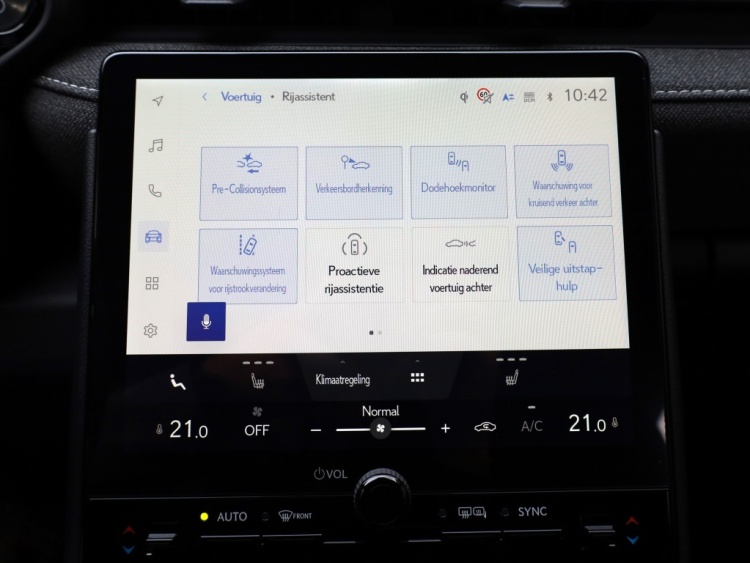 Lexus LBX 2WD Comfort & Safety | Nieuw | Stoelverwarming | Parkeersensoren