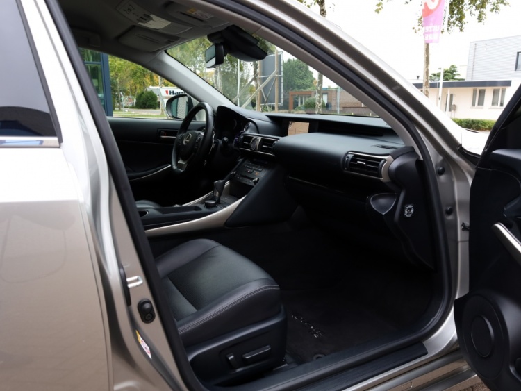 Lexus IS 300h Hybrid Business Line | Safety Pack | Leder | Stoelverwarmin