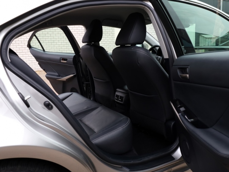 Lexus IS 300h Hybrid Business Line | Safety Pack | Leder | Stoelverwarmin