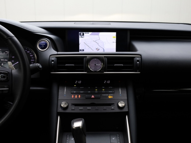 Lexus IS 300h Hybrid Business Line | Safety Pack | Leder | Stoelverwarmin