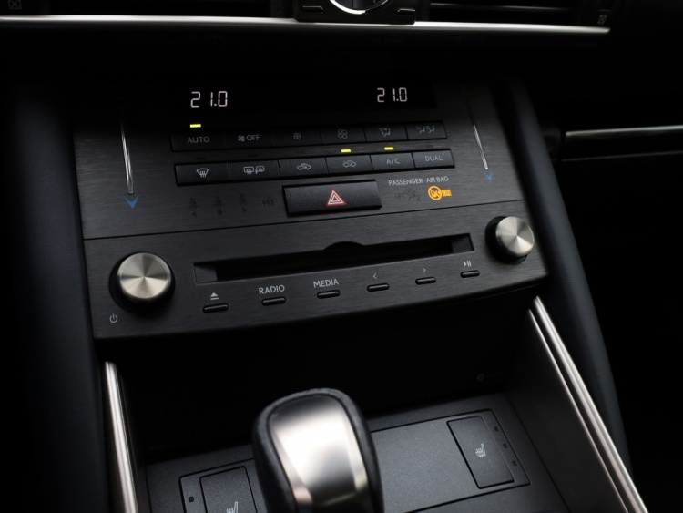 Lexus IS 300h Hybrid Business Line | Safety Pack | Leder | Stoelverwarmin