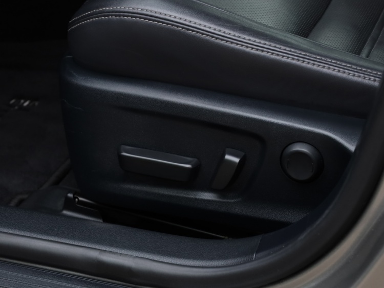 Lexus IS 300h Hybrid Business Line | Safety Pack | Leder | Stoelverwarmin