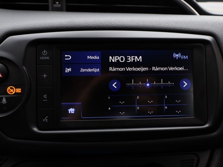 Toyota Yaris 1.5 Hybrid GR-Sport | Bi-Tone | Carplay | Leder/Alcantara