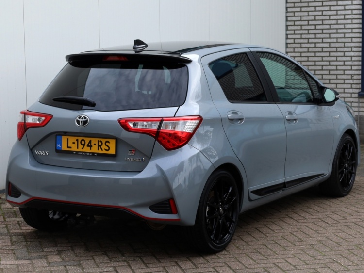 Toyota Yaris 1.5 Hybrid GR-Sport | Bi-Tone | Carplay | Leder/Alcantara