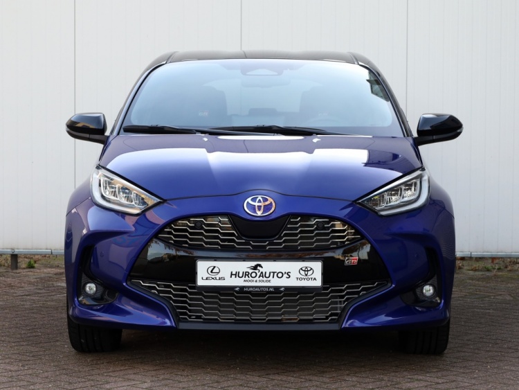 Toyota Yaris 1.5 Hybrid 130 GR Sport | Bi-Tone | Leder/Alcantara | Dodehoek
