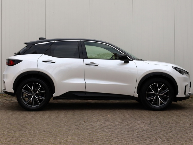 Lexus LBX Emotion 2WD | Tech Pack | Leder | El achterklep | Dodehoek