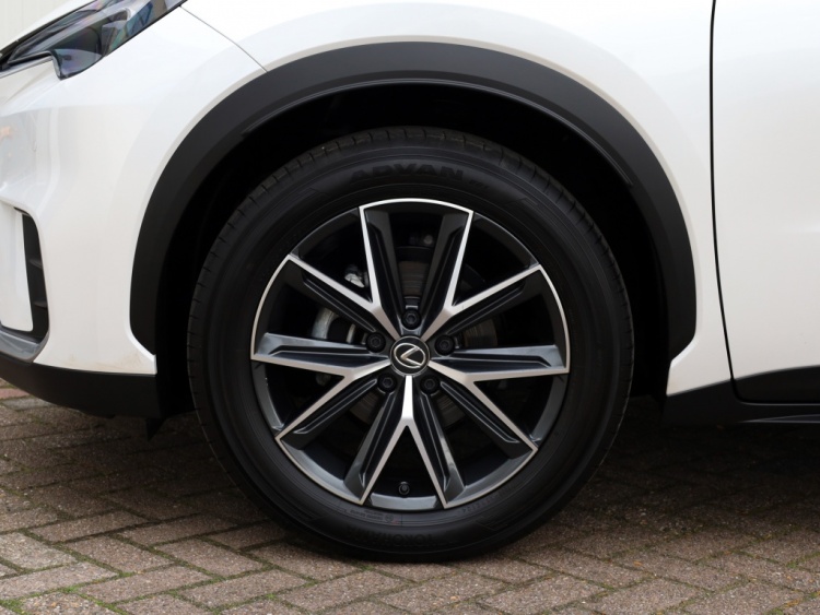 Lexus LBX Emotion 2WD | Tech Pack | Leder | El achterklep | Dodehoek