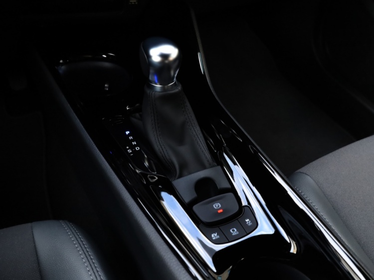 Toyota C-HR 2.0 Hybrid Style | Bi-Tone | Full Led | Trekhaak afn.