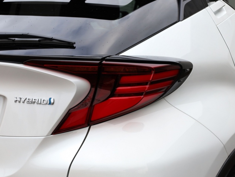 Toyota C-HR 2.0 Hybrid Style | Bi-Tone | Full Led | Trekhaak afn.