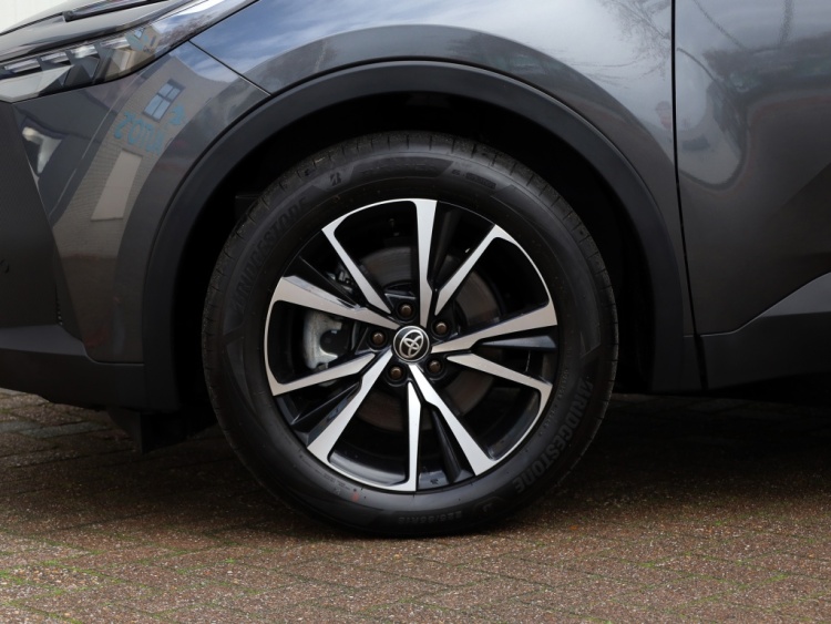 Toyota C-HR 2.0 PHEV 220 Dynamic | Nieuw! | Bi-Tone | Premium Navi |