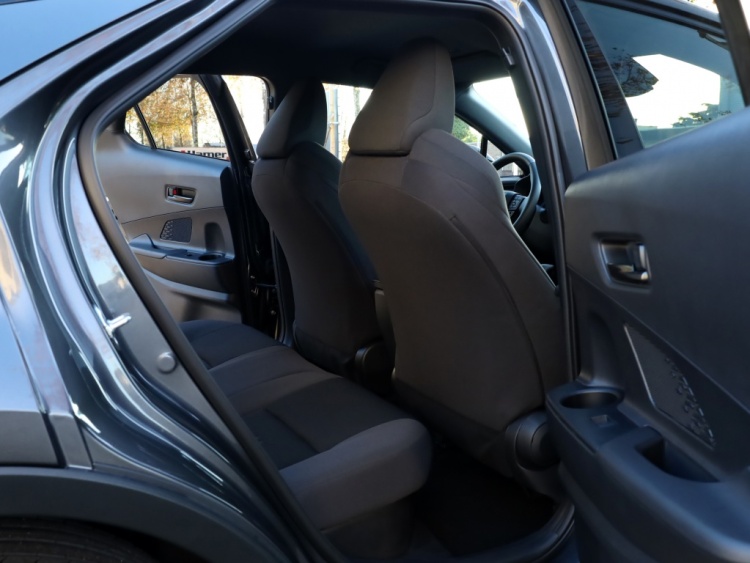 Toyota C-HR 2.0 PHEV 220 Dynamic | Nieuw! | Bi-Tone | Premium Navi |