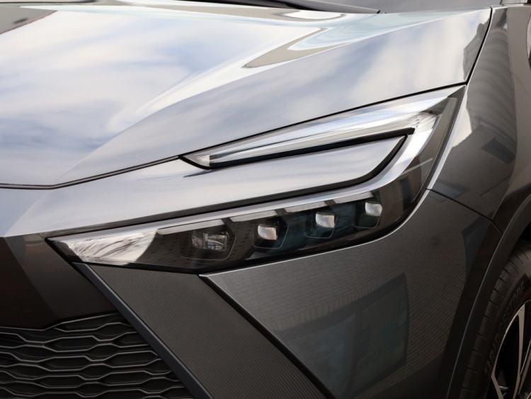 Toyota C-HR 2.0 PHEV 220 Dynamic | Nieuw! | Bi-Tone | Premium Navi | Keyless