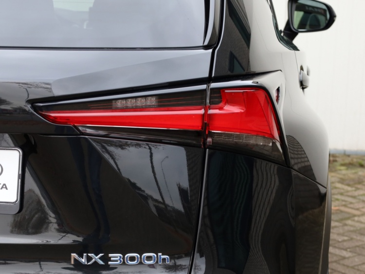 Lexus NX 300h AWD F Sport Premium | Mark Levinson | Panoramadak | Head Up