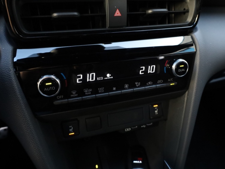 Toyota Yaris Cross 1.5 Hyb 130 GR Sport | JBL | Head Up | El Achterklep