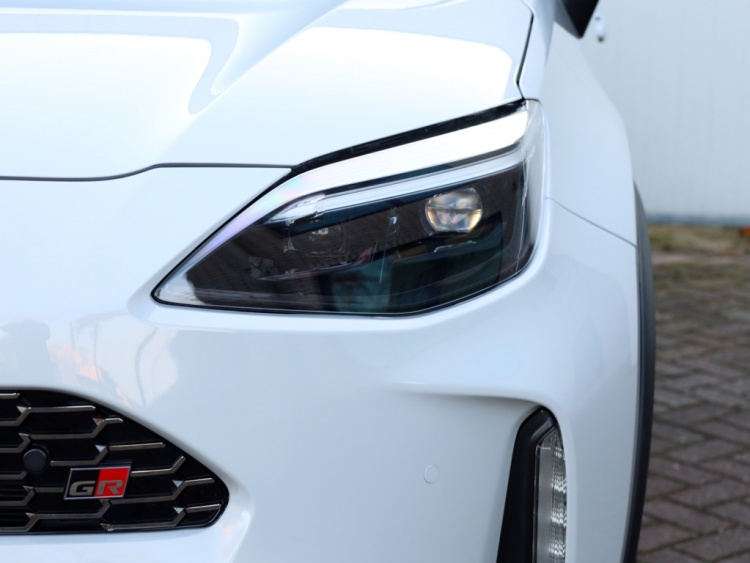 Toyota Yaris Cross 1.5 Hyb 130 GR Sport | JBL | Head Up | El Achterklep