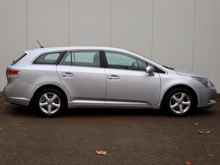 Toyota Avensis wagon 1.8 VVTi Dynamic | Parkeersensoren | Clima | Trekhaak