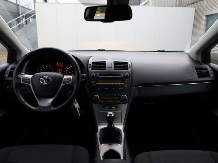 Toyota Avensis wagon 1.8 VVTi Dynamic | Parkeersensoren | Clima | Trekhaak