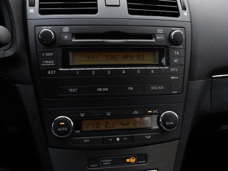 Toyota Avensis wagon 1.8 VVTi Dynamic | Parkeersensoren | Clima | Trekhaak