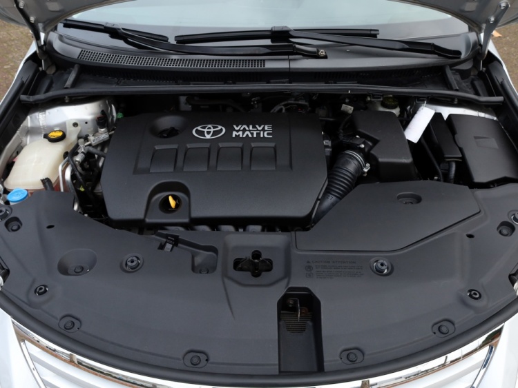 Toyota Avensis wagon 1.8 VVTi Dynamic | Parkeersensoren | Clima | Trekhaak