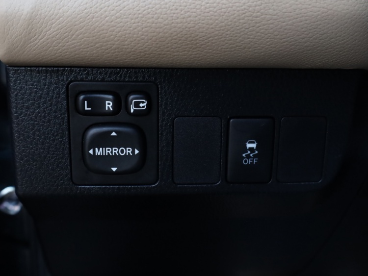 Toyota RAV4 2.0 Executive Business 4WD | Leder | Stoelverwarming | Trekhaak