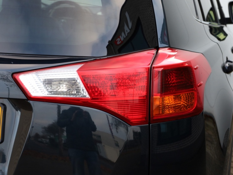 Toyota RAV4 2.0 Executive Business 4WD | Leder | Stoelverwarming | Trekhaak