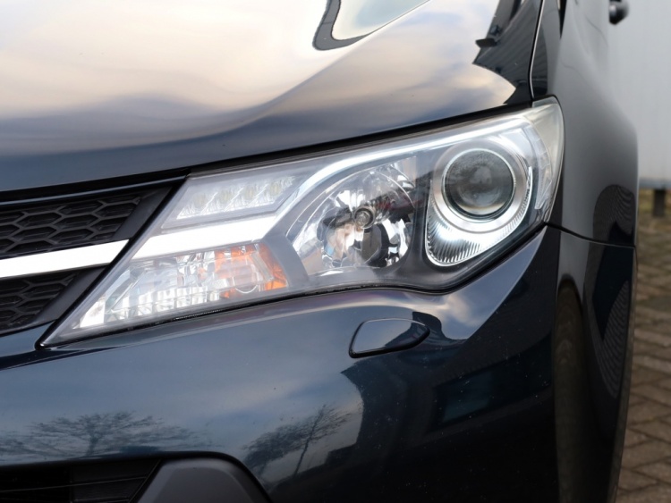 Toyota RAV4 2.0 Executive Business 4WD | Leder | Stoelverwarming | Trekhaak