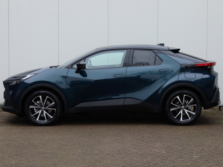 Toyota C-HR 2.0 PHEV 220 Dynamic | Nieuw! | Bi-Tone | Stoel/Stuurwielverwarm