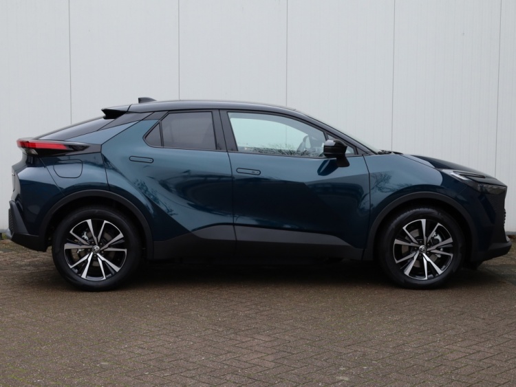 Toyota C-HR 2.0 PHEV 220 Dynamic | Nieuw! | Bi-Tone | Stoel/Stuurwielverwarm