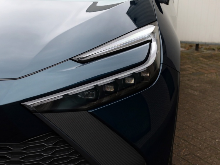 Toyota C-HR 2.0 PHEV 220 Dynamic | Nieuw! | Bi-Tone | Stoel/Stuurwielverwarm