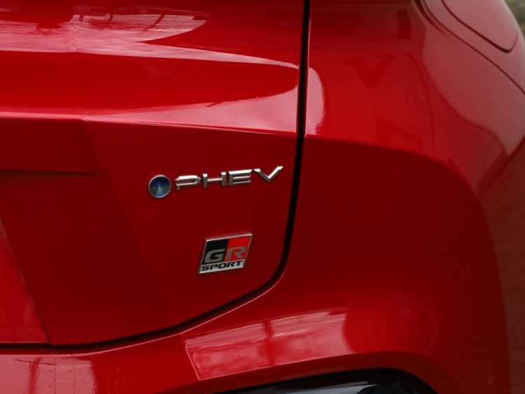 Toyota C-HR 2.0 PHEV 220 GR Sport | Leder/Alcantara | JBL | Memory Seat