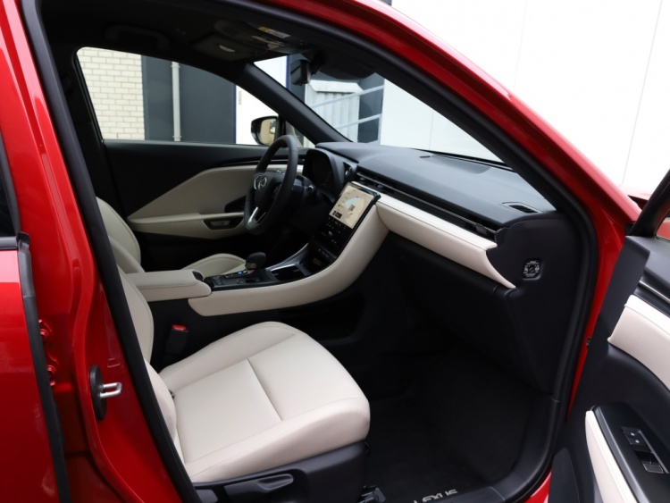 Lexus LBX Elegant 2WD | Tech Pack | Leder | El Achterklep | Stoelverwarmin