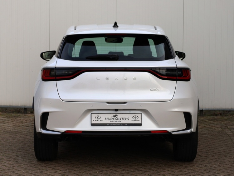 Lexus LBX Relax 2WD | Tech Pack | Memory Seat | El Achterklep