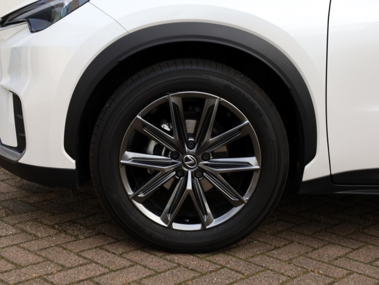 Lexus LBX Relax 2WD | Tech Pack | Memory Seat | El Achterklep