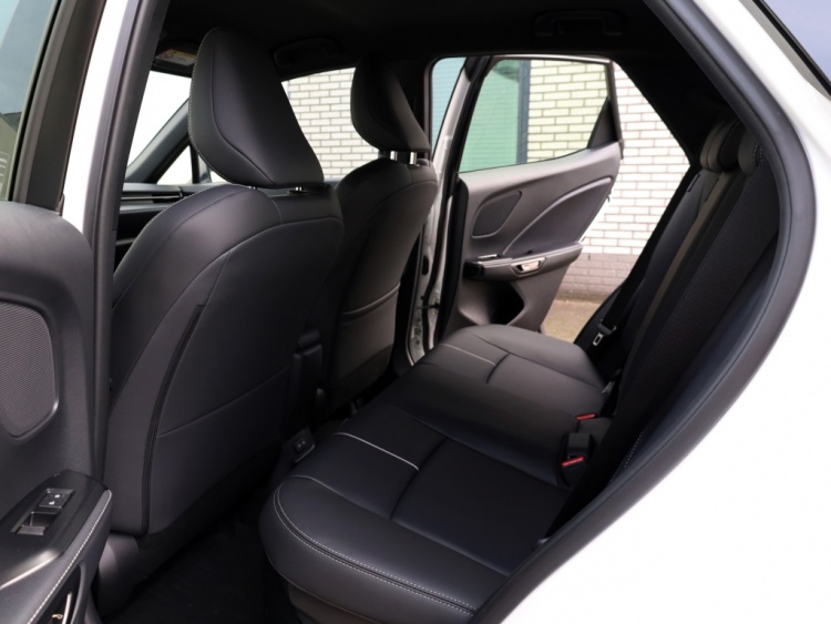 Lexus LBX Relax 2WD | Tech Pack | Memory Seat | El Achterklep